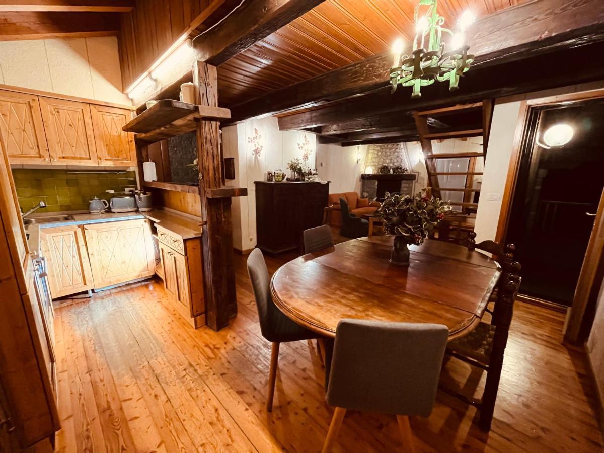 Chalet Blanc "Coeur Sapin" Courmayeur Exterior photo