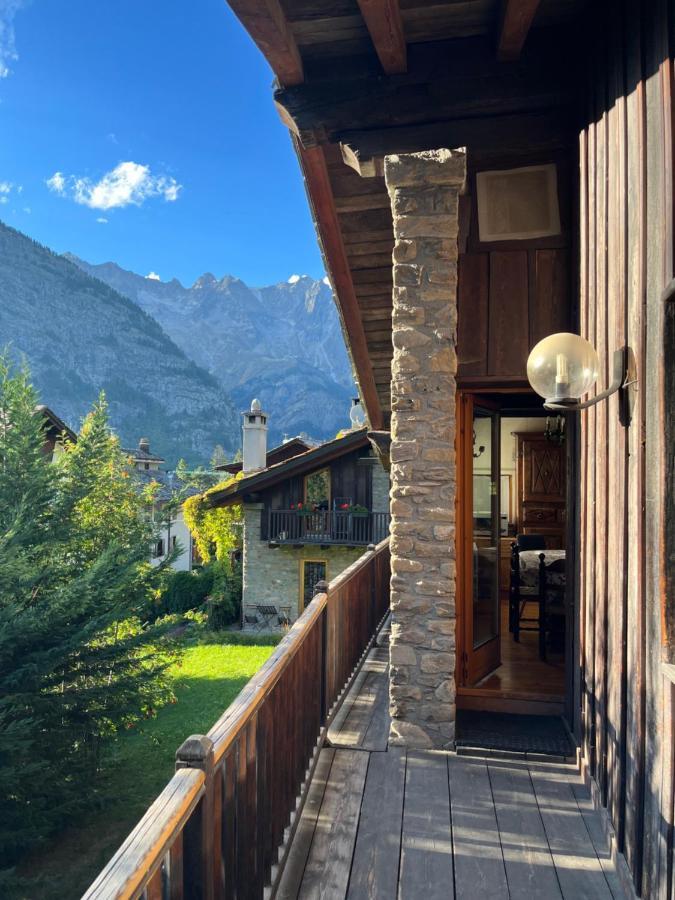 Chalet Blanc "Coeur Sapin" Courmayeur Exterior photo
